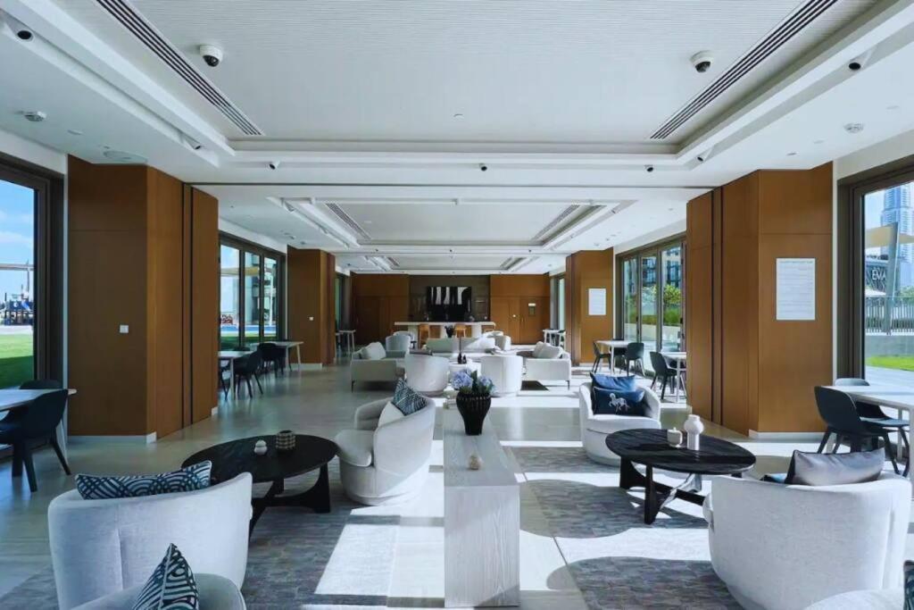Apartment Downtown - Burj Khalifa Facing - 2 Bed Luxe
