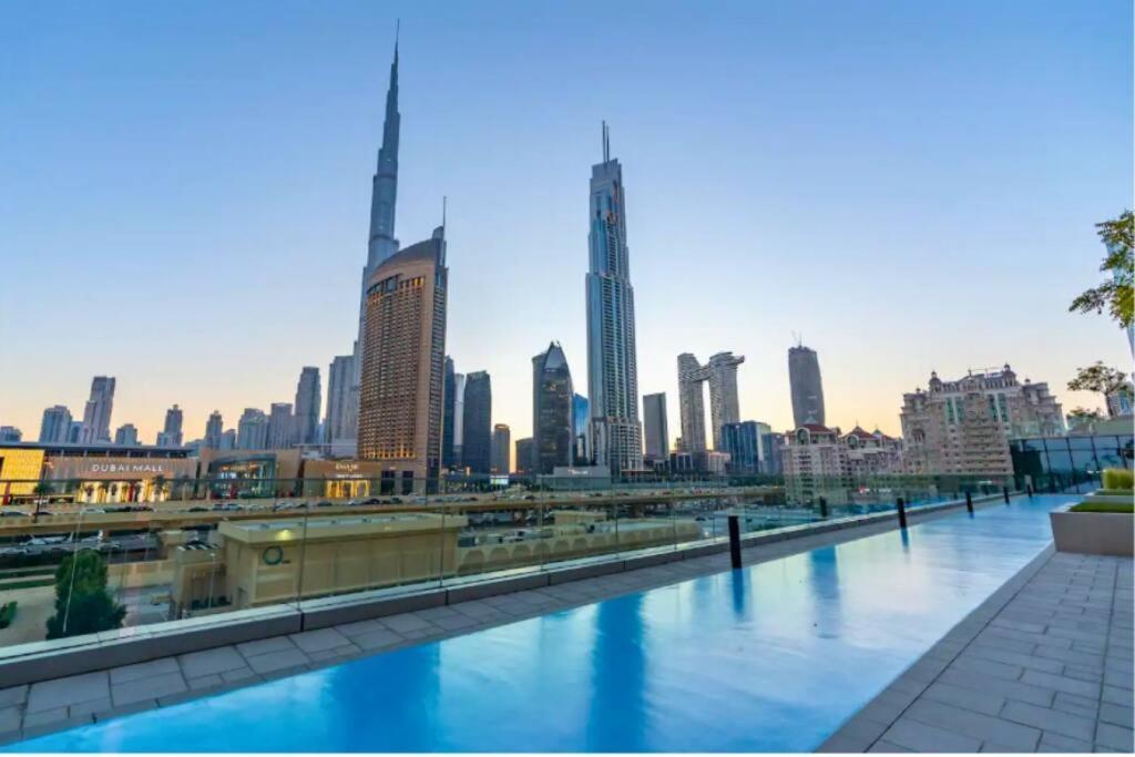 Apartment Downtown - Burj Khalifa Facing - 2 Bed Luxe *