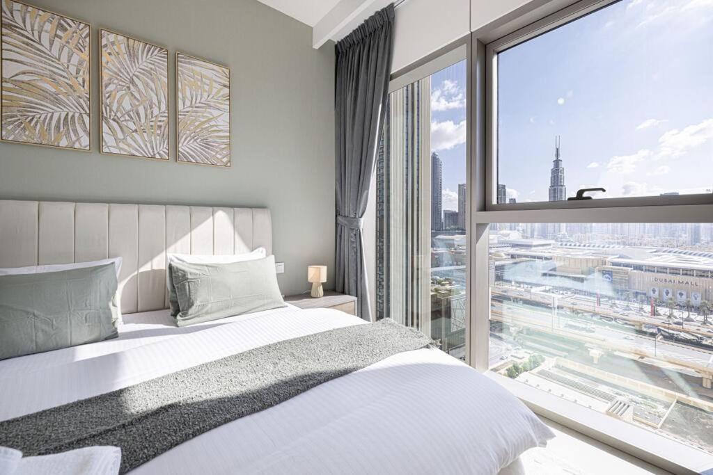 Downtown - Burj Khalifa Facing - 2 Bed Luxe *