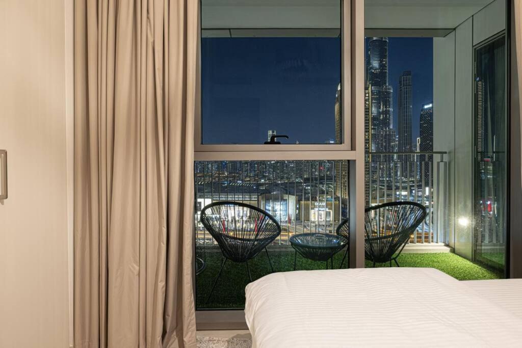 Downtown - Burj Khalifa Facing - 2 Bed Luxe *