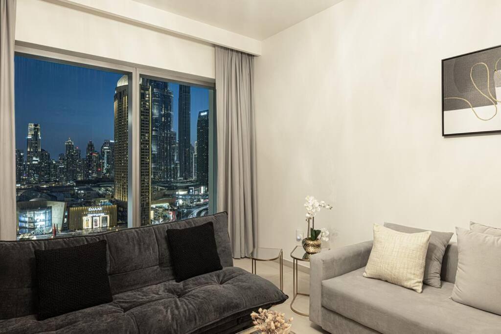 Apartment Downtown - Burj Khalifa Facing - 2 Bed Luxe