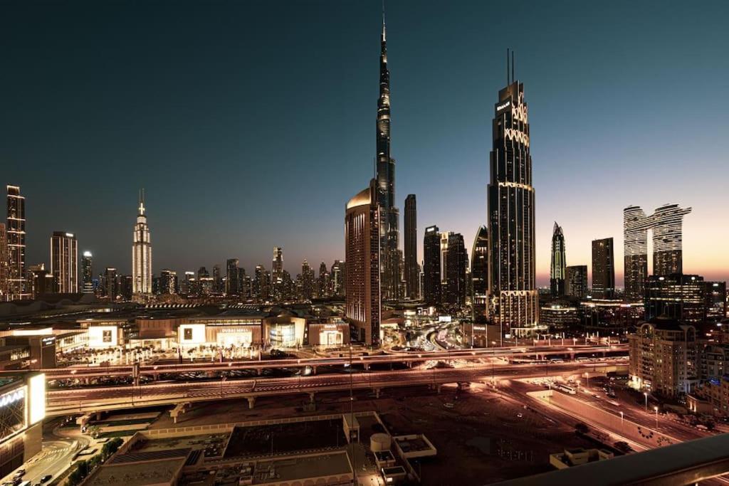 Downtown - Burj Khalifa Facing - 2 Bed Luxe Apartment